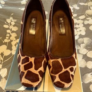 Aerosoles Signature pumps. SZ 7M. Fun faux giraffe print!